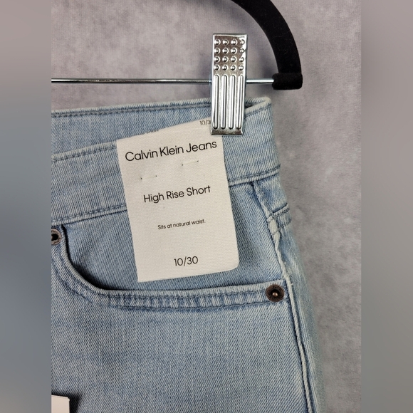 Calvin Klein Cut Off High‎ Waist Jean light wash  Shorts Women's Size 10 Cotton - Picture 2 of 13